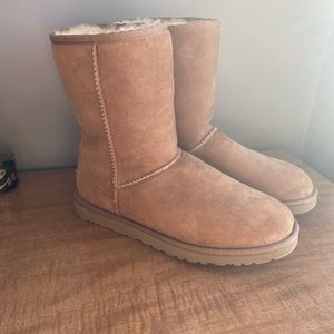Like new Original UGG Australia boots